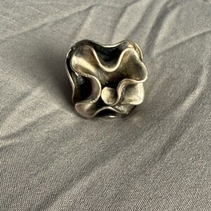 Silpada blooming flower ring